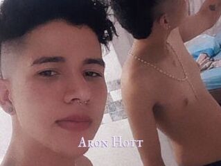 Aron_Hott